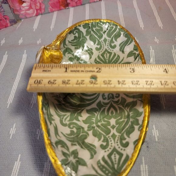 DECOUPAGE CLAM SHELL DECOUPAGE GREEN PATTERNS ON A CLAM SHELL TRINKET DISH - Picture 9 of 10